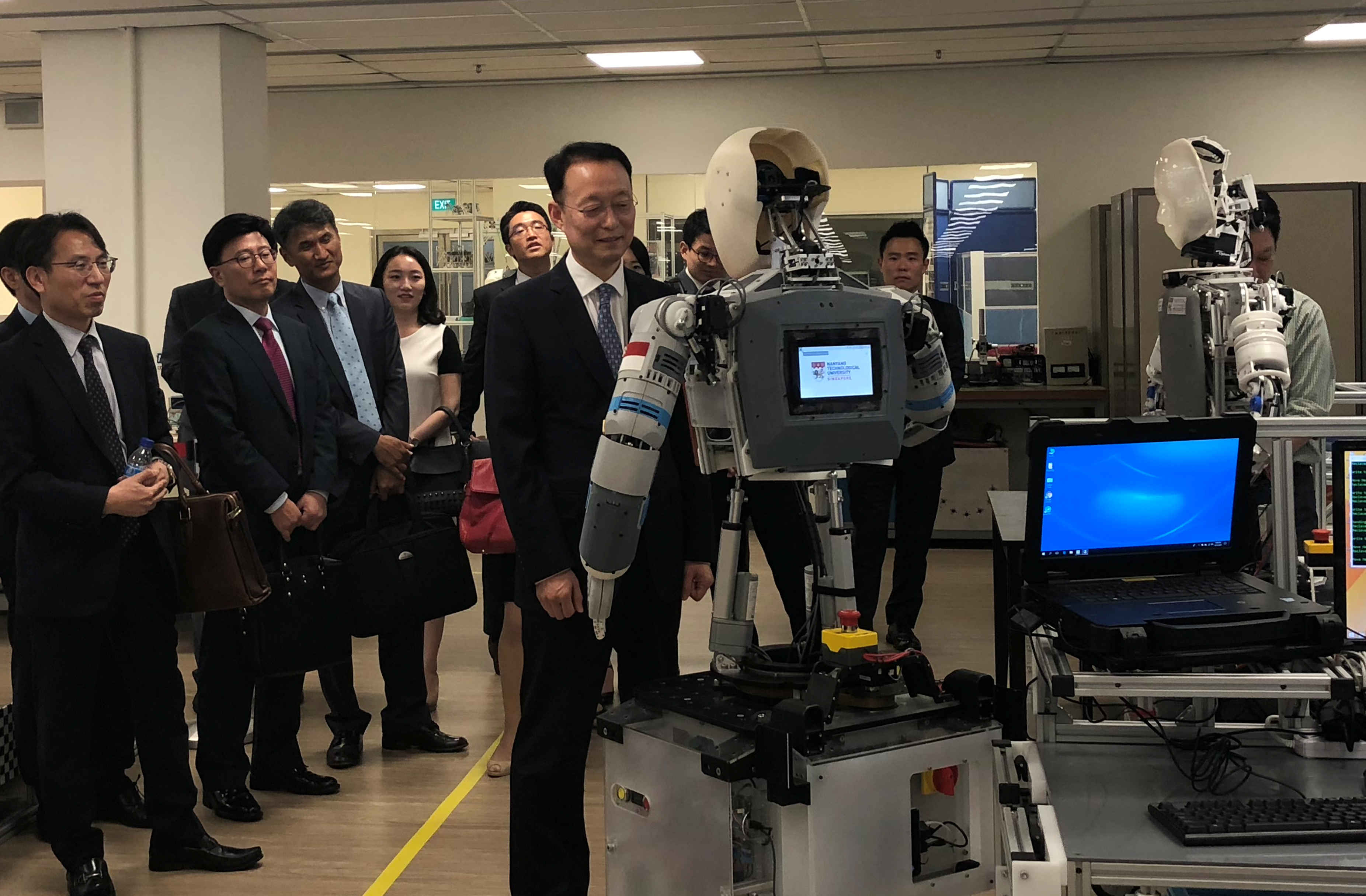 E2KoreanTradeMinister